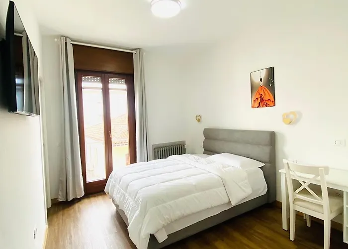 Проживание в семье Marco Polo House