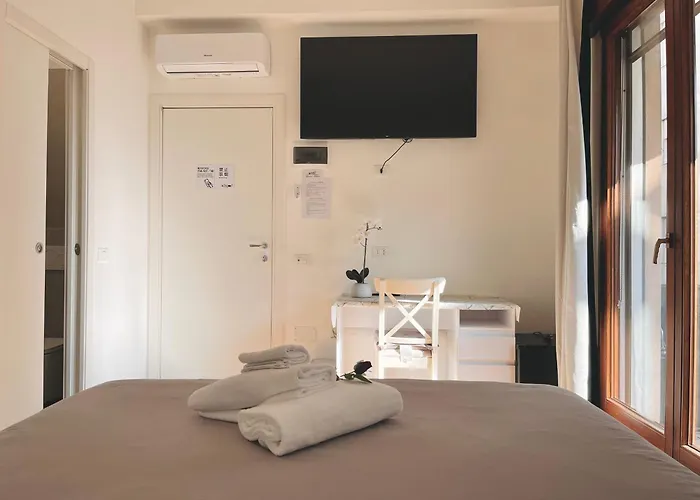 Marco Polo House Проживание в семье Местре