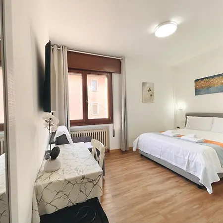 Marco Polo House Kwatera prywatna *