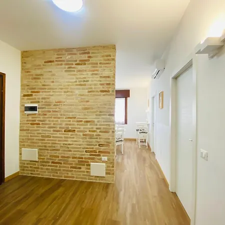 Marco Polo House Местре