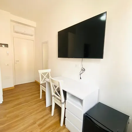 Marco Polo House Проживание в семье Местре