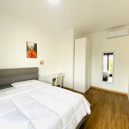 Marco Polo House Проживание в семье
