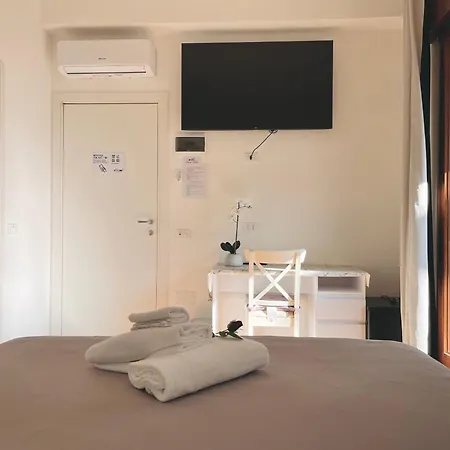 Marco Polo House Проживание в семье Местре