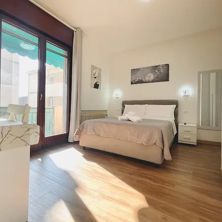 Marco Polo House Проживание в семье